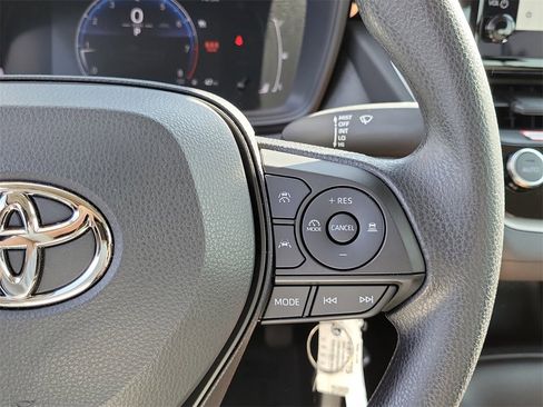 Used 2026 Toyota Corolla LE image 6