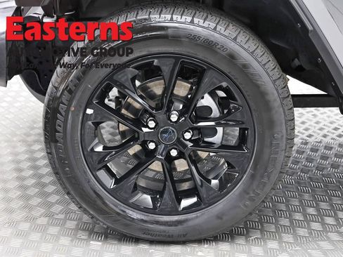Used 2025 Jeep Wrangler Unlimited Sahara AWD/4WD image 29