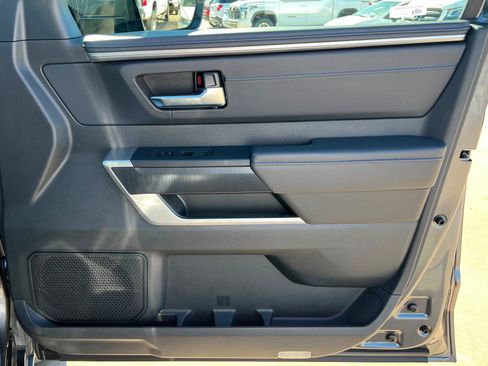 Used 2024 Toyota Tundra Platinum AWD/4WD image 23