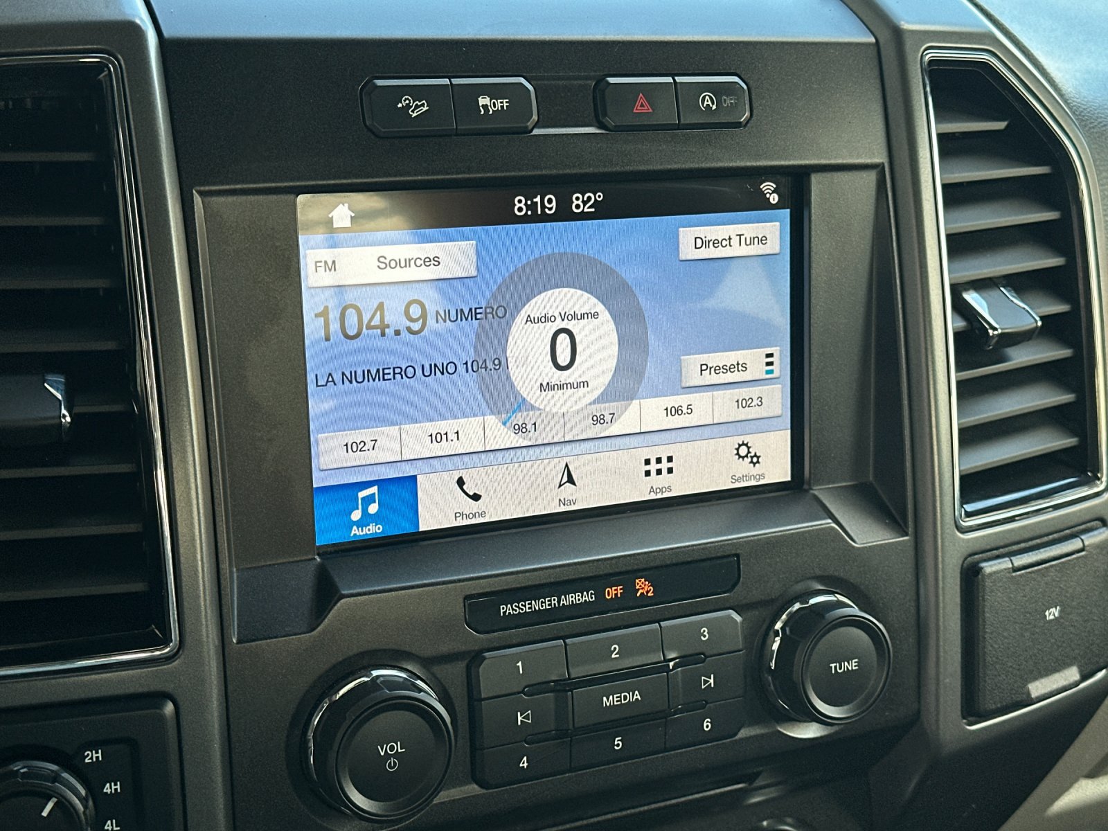 Used 2018 Ford F150 XLT w/ Equipment Group 302A Luxury AWD/4WD image 15