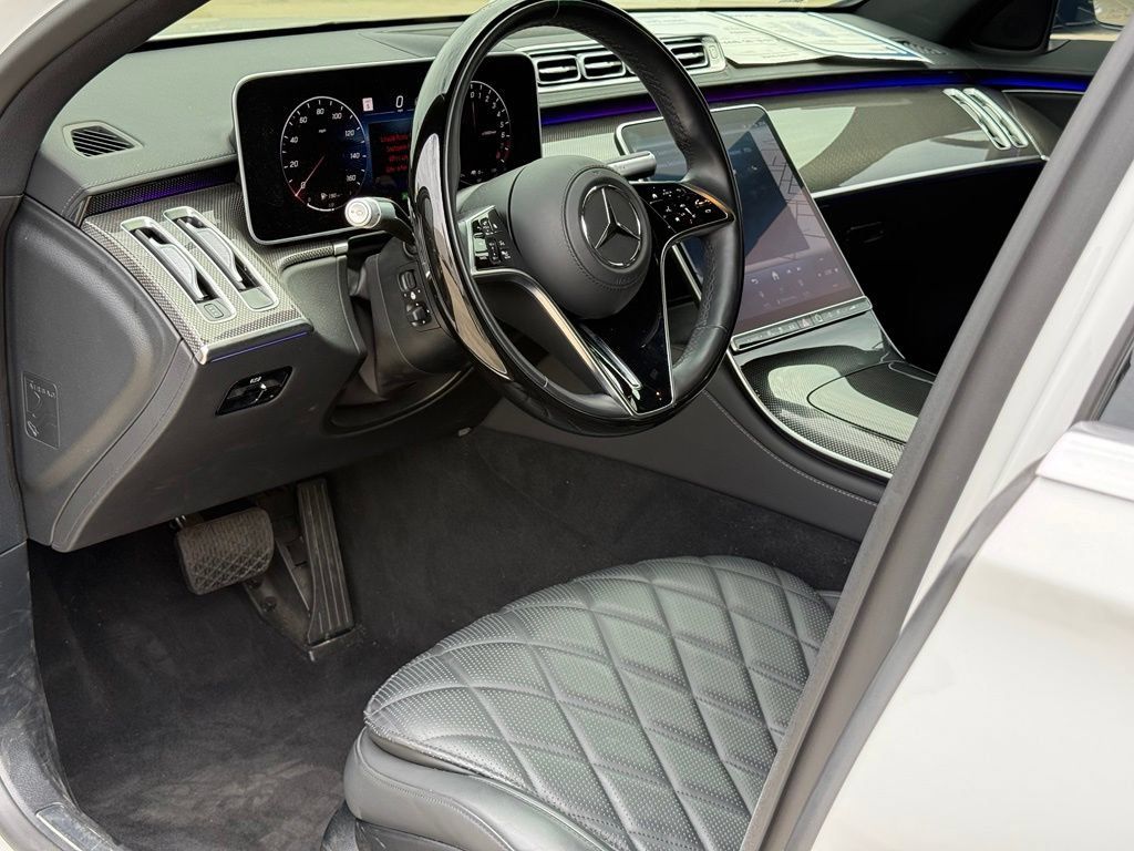 Used 2025 Mercedes-Benz S 580e 4MATIC Sedan image 6