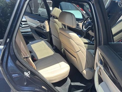 Used 2018 BMW X5 sDrive35i w/ M Sport Package RWD image 19