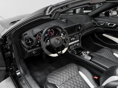Used 2015 Mercedes-Benz SL 63 AMG w/ Driver Assistance Package image 33