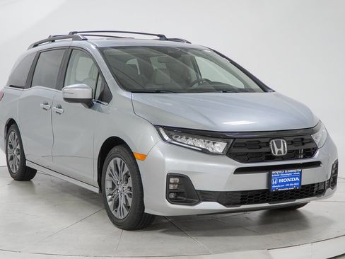 New 2026 Honda Odyssey Touring image 19