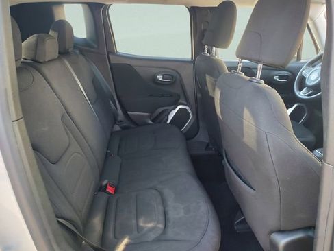 Certified 2018 Jeep Renegade Latitude image 30