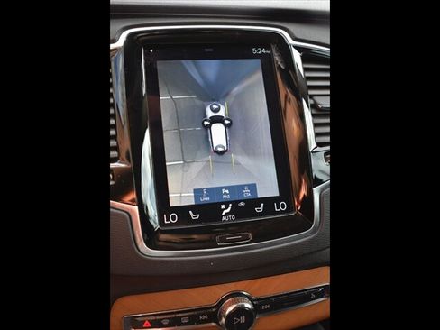Used 2021 Volvo XC90 T6 Momentum w/ Advanced Package AWD/4WD image 11