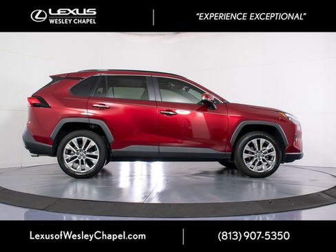 Used 2022 Toyota RAV4 Limited FWD image 4