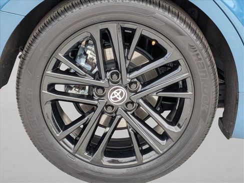 Used 2025 Toyota Camry SE FWD image 23