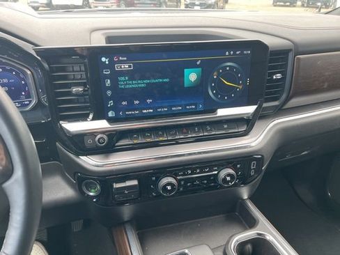 Used 2024 Chevrolet Silverado 1500 High Country w/ Technology Package AWD/4WD image 12