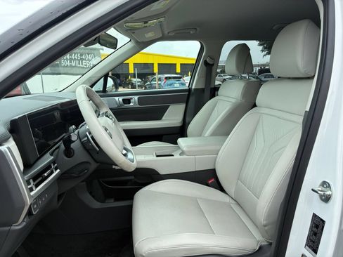Used 2025 Hyundai Santa Fe SEL FWD image 24