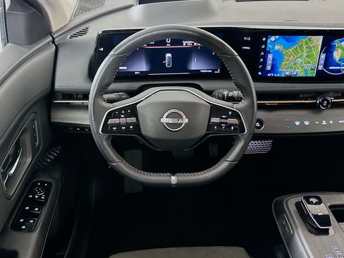 Used 2023 Nissan Ariya FWD image 18