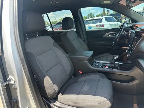 Used 2022 Chevrolet Traverse LT FWD image 28