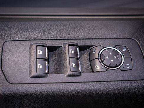 Used 2018 Ford F150 Lariat image 11