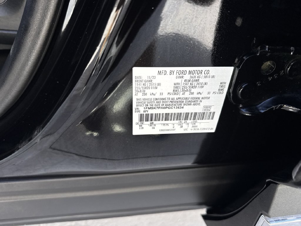 Used 2023 Ford Explorer Limited w/ Limited Technology Package RWD image 61