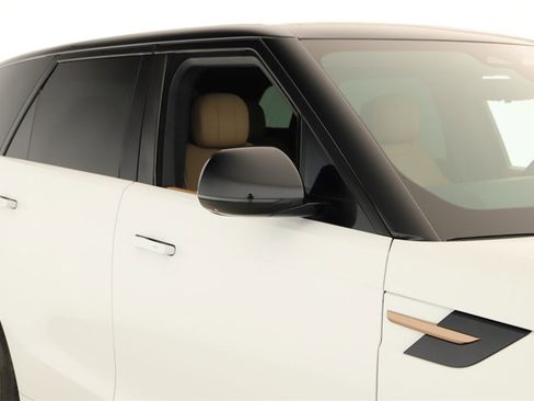 Used 2024 Land Rover Range Rover Sport Autobiography image 32