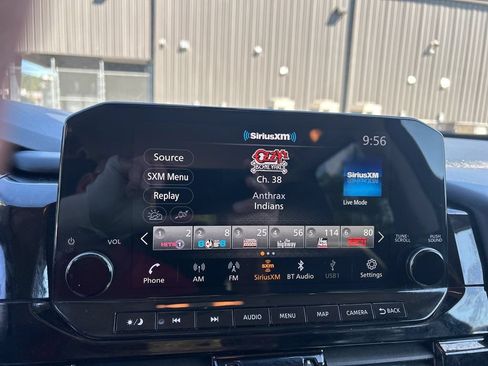 Used 2025 Nissan Pathfinder SL AWD/4WD image 11