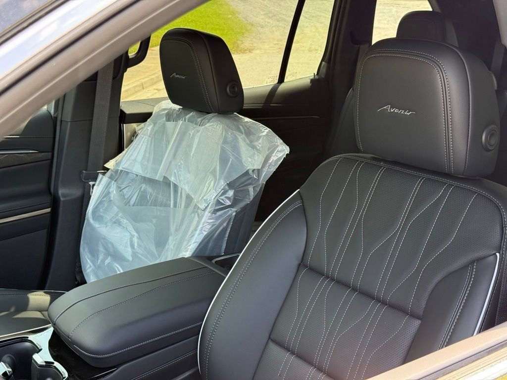 New 2026 Buick Enclave Avenir w/ Super Cruise Package AWD/4WD image 15