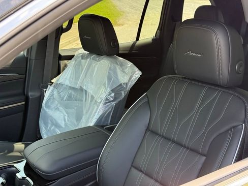 New 2026 Buick Enclave Avenir w/ Super Cruise Package image 15