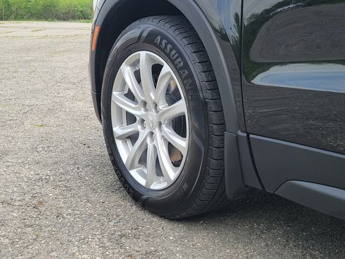 Used 2022 Cadillac XT4 Luxury w/ Cold Weather Package AWD/4WD image 12
