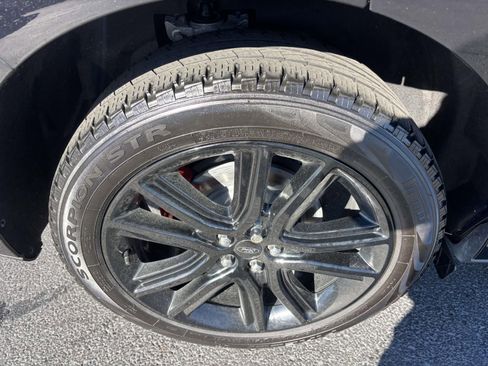 Certified 2020 Ford Edge ST-Line w/ Cold Weather Package image 12