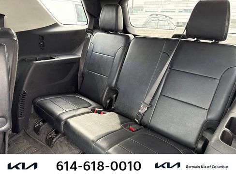 Used 2018 Chevrolet Traverse Premier w/ Redline Edition AWD/4WD image 11