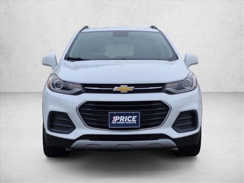 Used 2017 Chevrolet Trax LT w/ LT Convenience Package FWD image 8