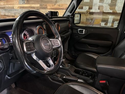 Used 2021 Jeep Gladiator Mojave AWD/4WD image 11