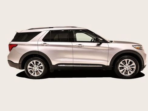 Used 2023 Ford Explorer Limited image 4
