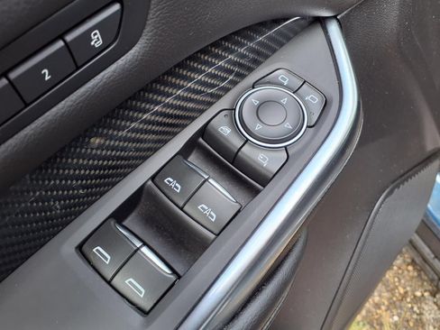 Used 2024 Cadillac XT4 Sport w/ LPO, Floor Liner Package FWD image 16