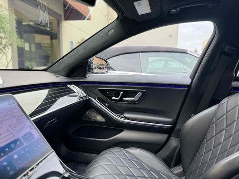 Used 2021 Mercedes-Benz S 580 4MATIC Sedan w/ AMG Line image 51