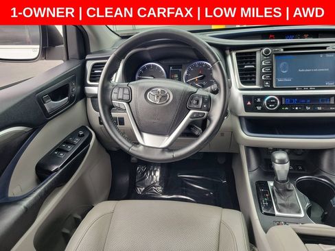 Used 2017 Toyota Highlander Limited w/ Carpet Mat Package AWD/4WD image 16
