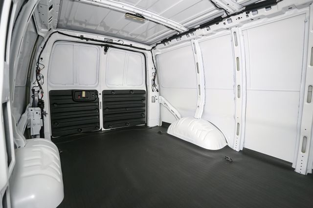 Used 2025 Chevrolet Express 2500 w/ Driver Convenience Package RWD image 18