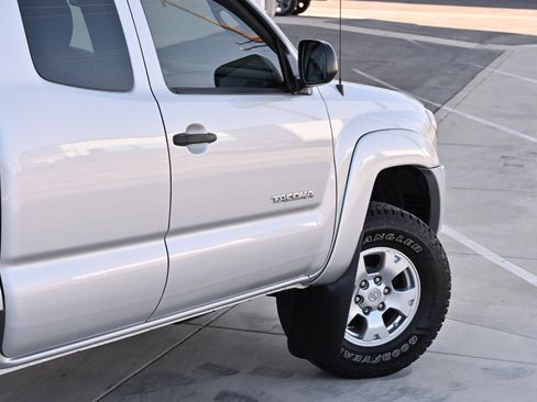 Used 2010 Toyota Tacoma 4x4 Access Cab V6 image 39