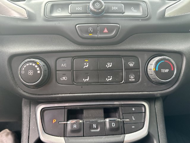 Used 2024 GMC Terrain SLE FWD image 42