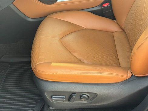 Used 2023 Toyota Highlander Platinum image 19