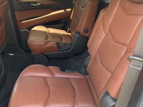 Used 2019 Cadillac Escalade Premium Luxury AWD/4WD image 17