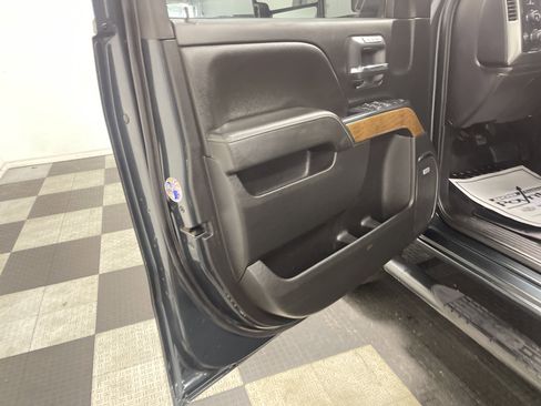 Used 2019 Chevrolet Silverado 2500 LTZ w/ Duramax Plus Package image 10