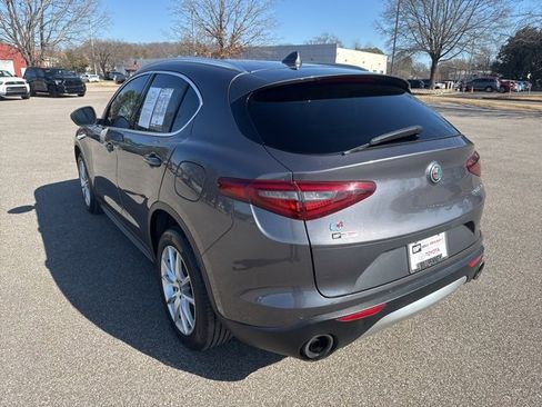 Used 2018 Alfa Romeo Stelvio Ti image 3