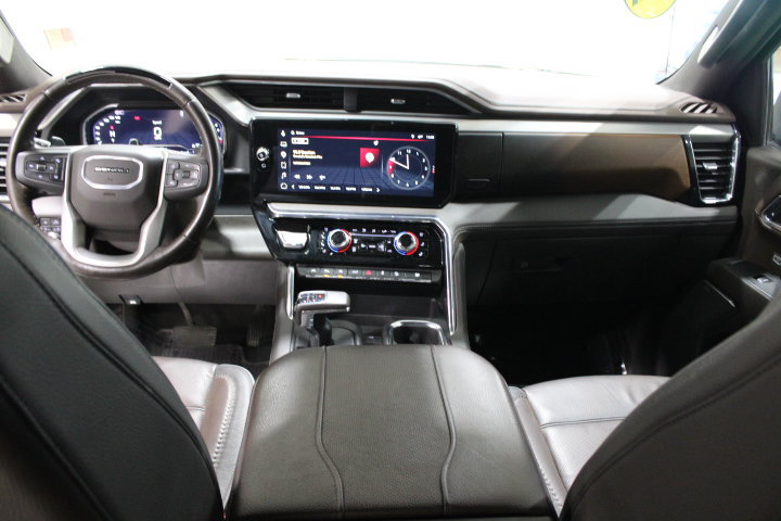 Used 2024 GMC Sierra 1500 Denali w/ Technology Package AWD/4WD image 33