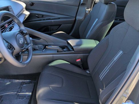 Used 2025 Hyundai Elantra Sport image 17