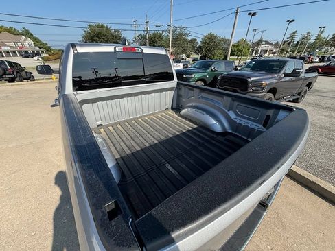 Used 2019 RAM 1500 Big Horn AWD/4WD image 8