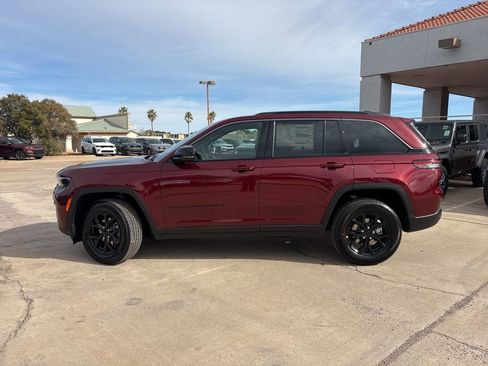 New 2026 Jeep Grand Cherokee Altitude AWD/4WD image 8