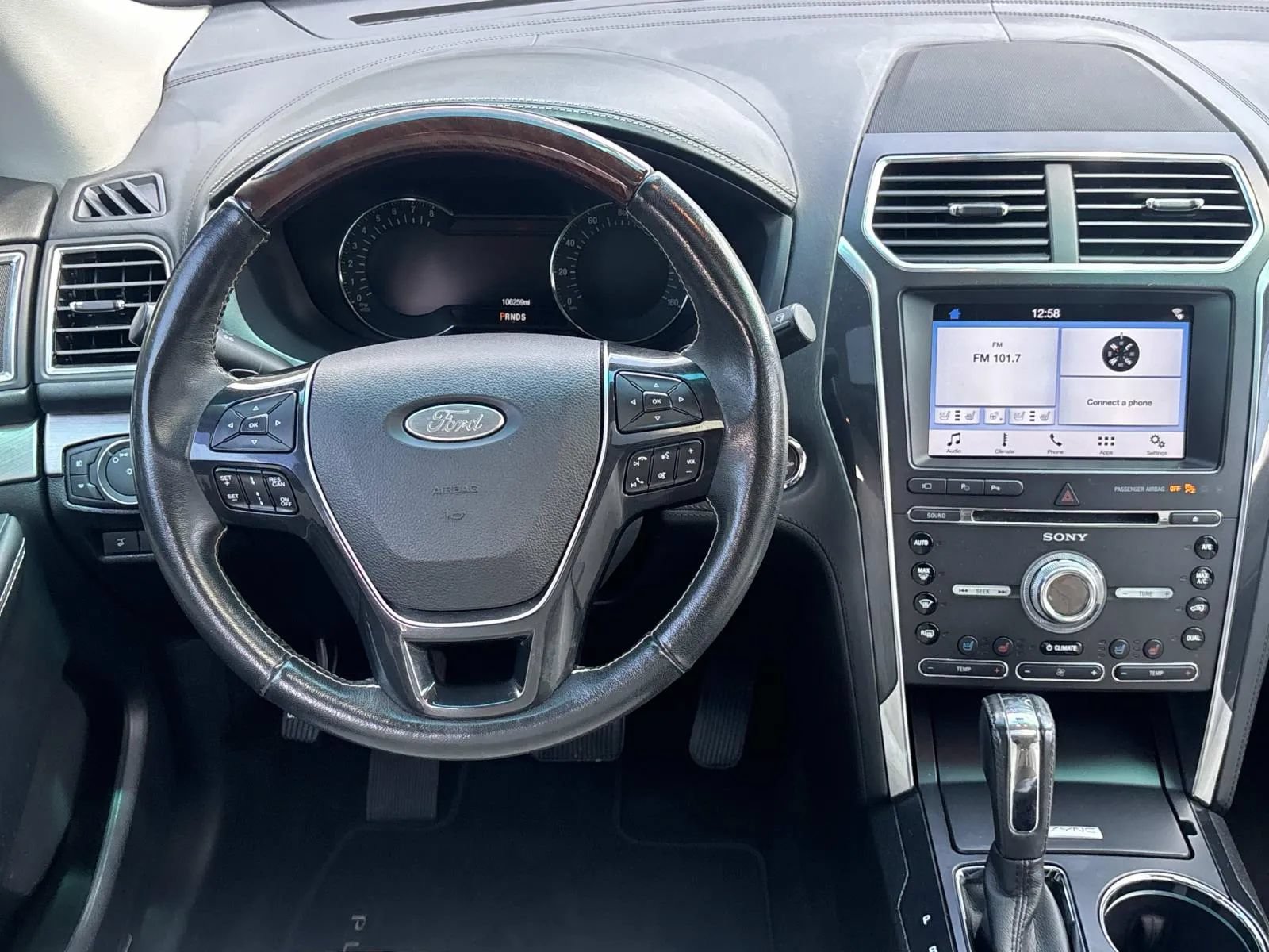 Used 2016 Ford Explorer Platinum AWD/4WD image 12