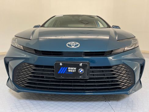 Used 2026 Toyota Camry LE w/ Convenience Package image 6