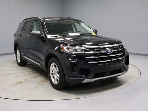 Certified 2025 Ford Explorer Active AWD/4WD image 1