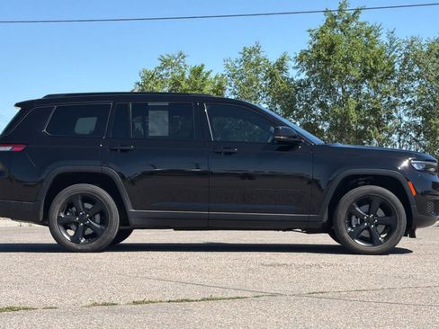 Used 2024 Jeep Grand Cherokee L Altitude AWD/4WD image 8