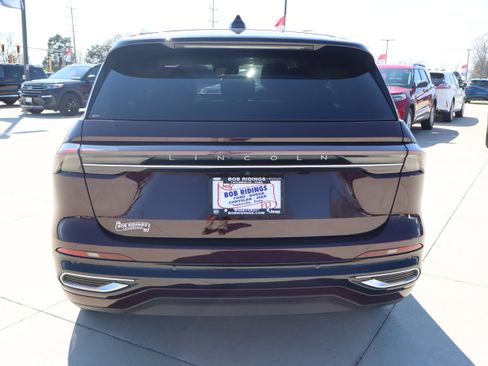 Used 2025 Lincoln Nautilus Reserve AWD/4WD image 7