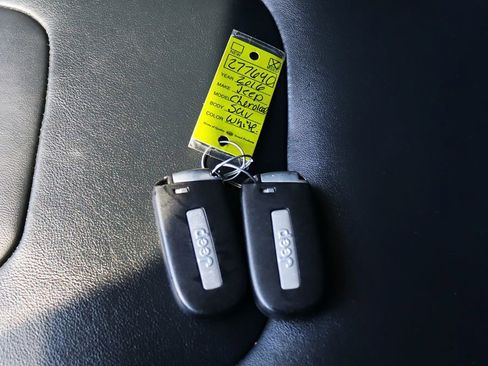 Used 2016 Jeep Cherokee Limited image 64