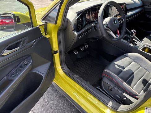 Used 2022 Volkswagen GTI Autobahn image 21