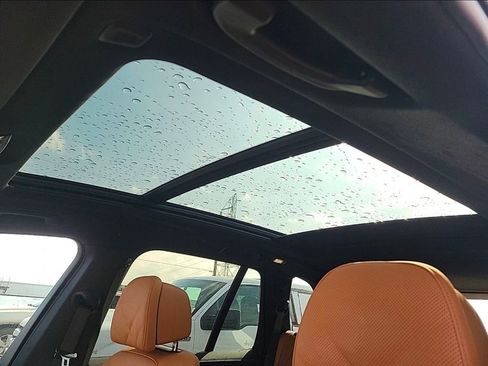 Used 2023 BMW X5 xDrive45e image 9